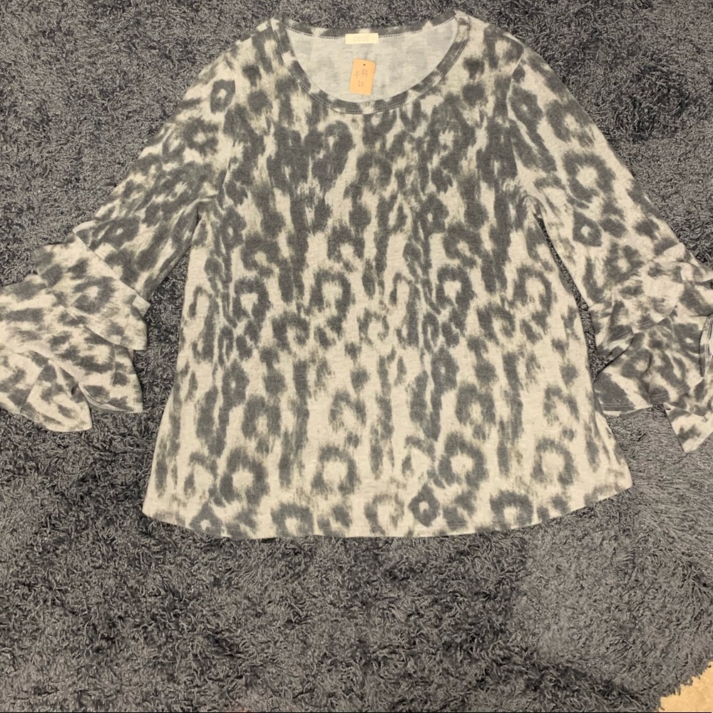 SOLD - Cheetah printed triple ruffle top